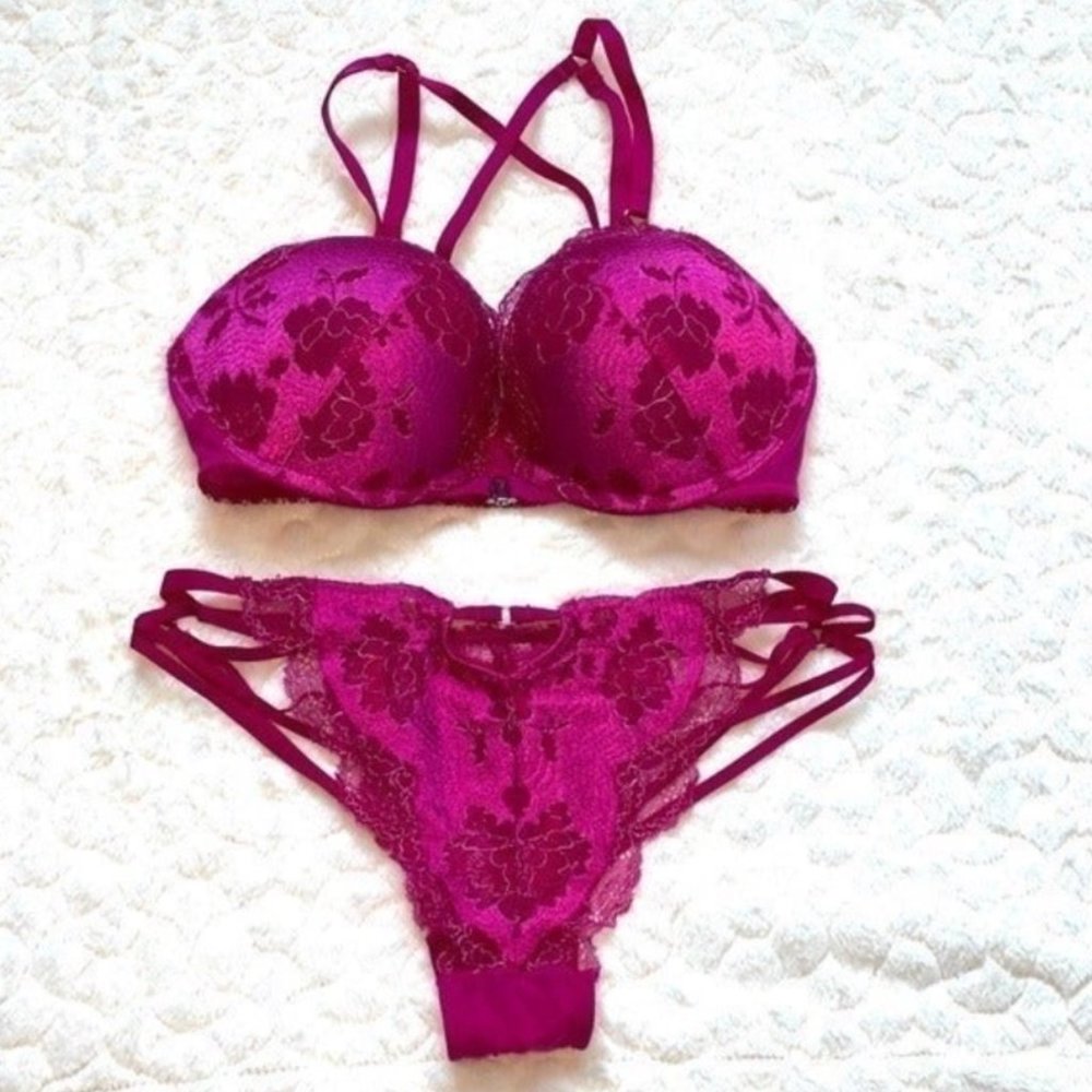 2 Pc Set: Bombshell 32A Bra +Small Cheeky Panty  Pink Shimmer Strappy Lace